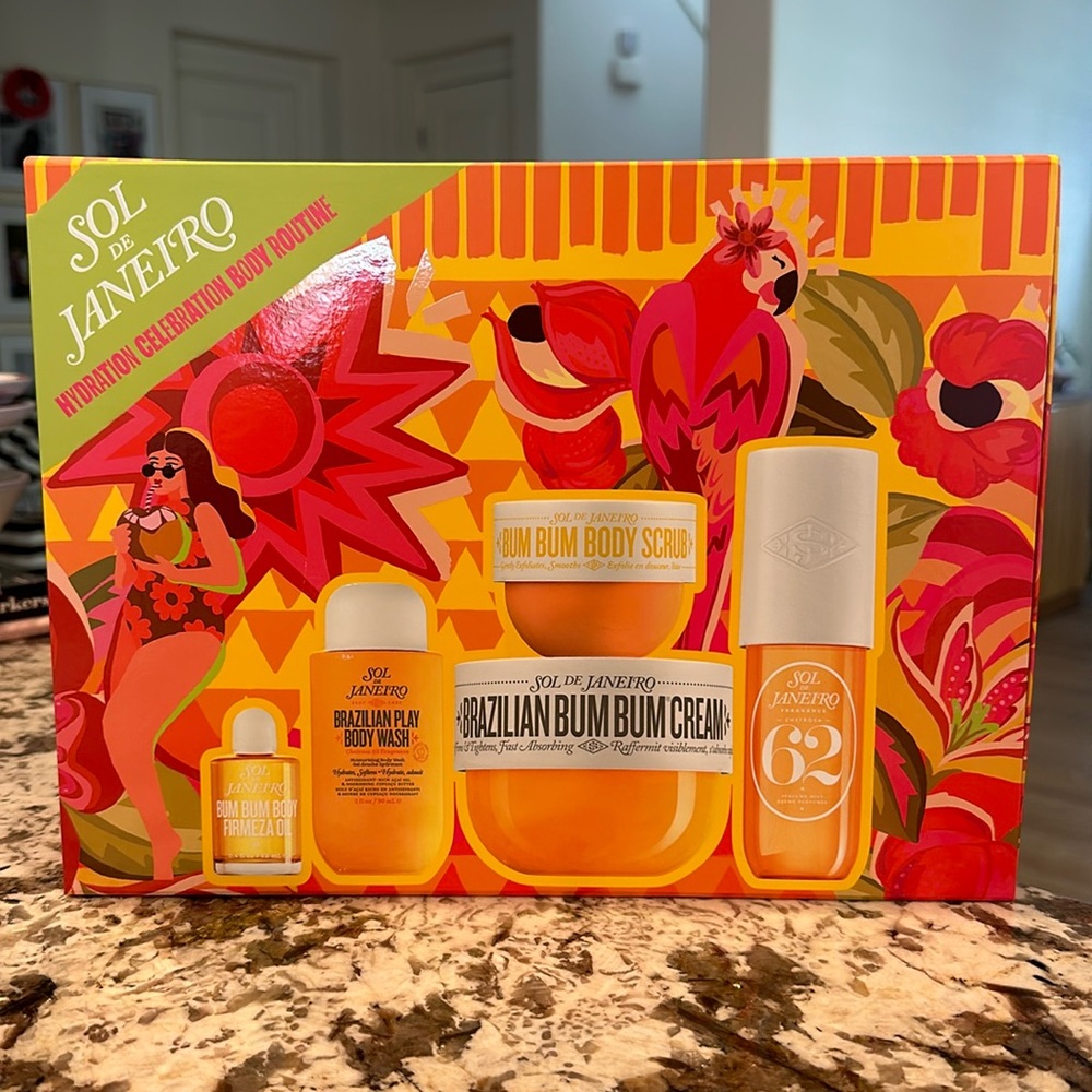 Sol de Janeiro gift set bum bum body oil cream scrub spray Christmas holiday - Picture 1 of 8